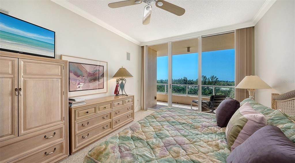 For Sale: $1,145,000 (3 beds, 3 baths, 2250 Square Feet)