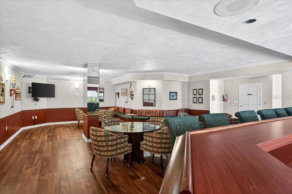 Activo con contrato: $427,900 (2 camas, 2 baños, 2230 Pies cuadrados)