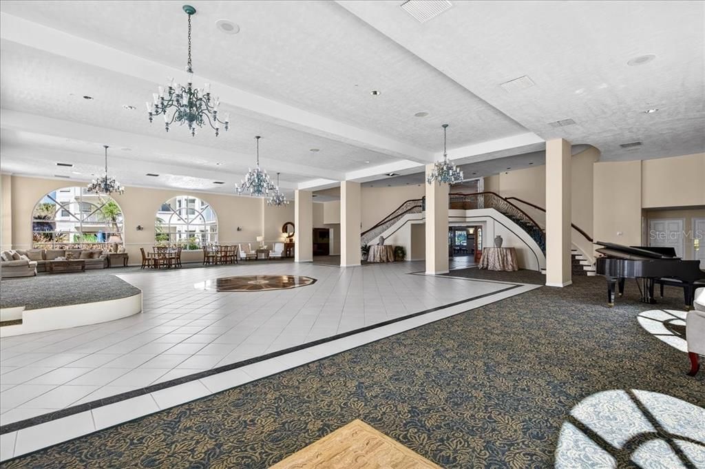Activo con contrato: $427,900 (2 camas, 2 baños, 2230 Pies cuadrados)