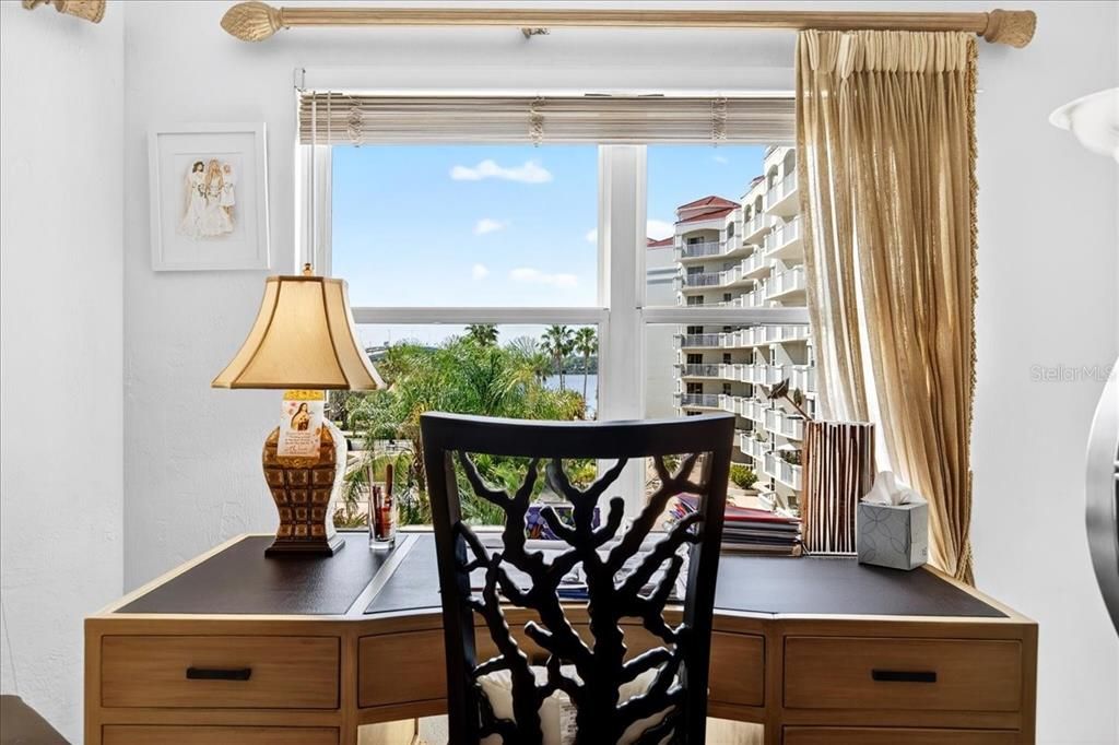 Activo con contrato: $427,900 (2 camas, 2 baños, 2230 Pies cuadrados)