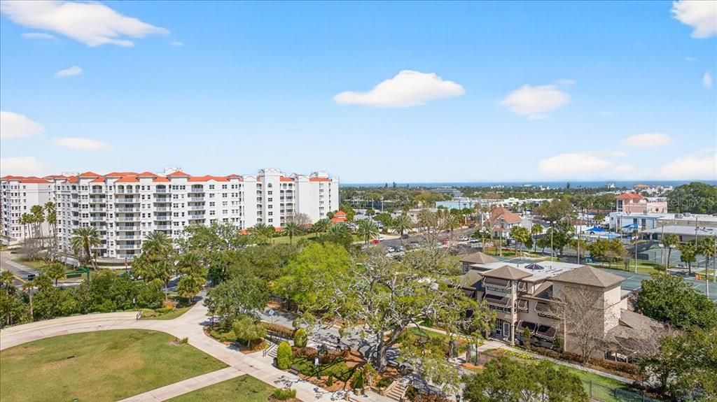 Activo con contrato: $427,900 (2 camas, 2 baños, 2230 Pies cuadrados)