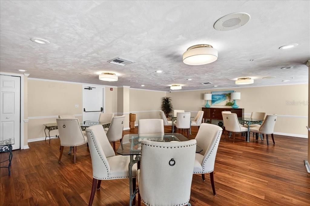 Activo con contrato: $427,900 (2 camas, 2 baños, 2230 Pies cuadrados)