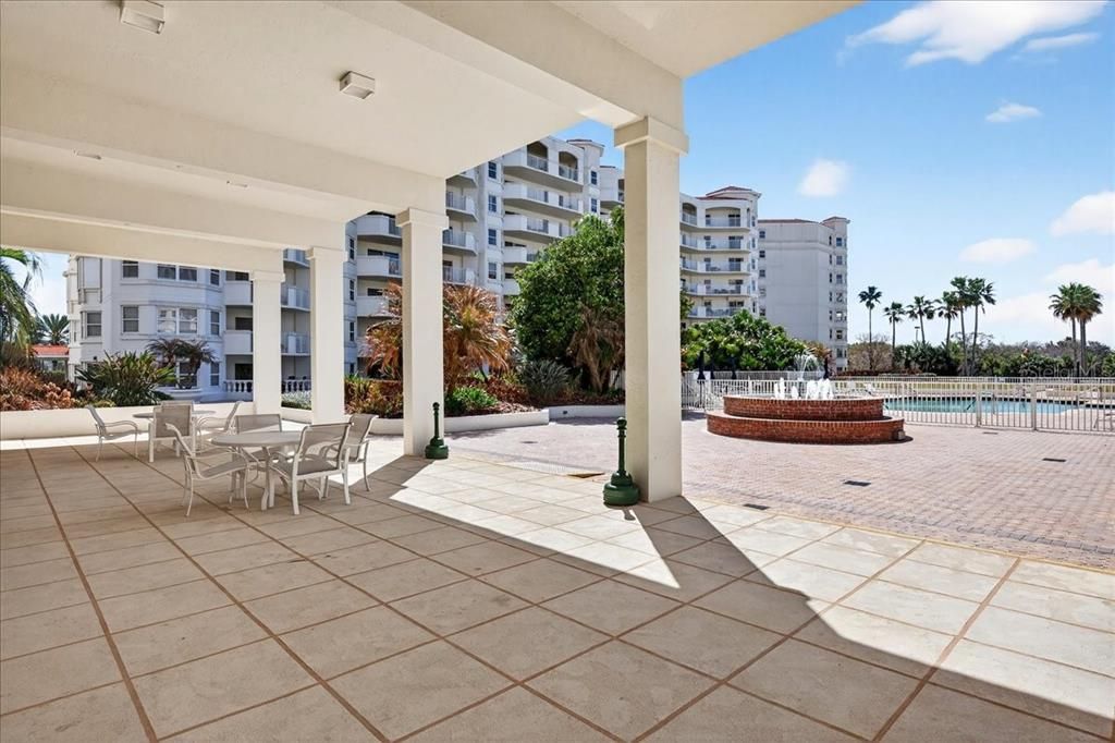 Activo con contrato: $427,900 (2 camas, 2 baños, 2230 Pies cuadrados)