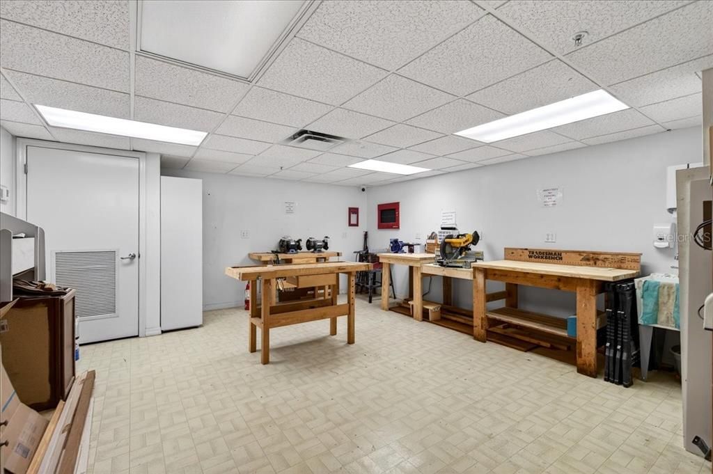 Activo con contrato: $427,900 (2 camas, 2 baños, 2230 Pies cuadrados)