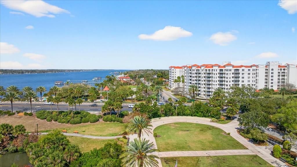 Activo con contrato: $427,900 (2 camas, 2 baños, 2230 Pies cuadrados)