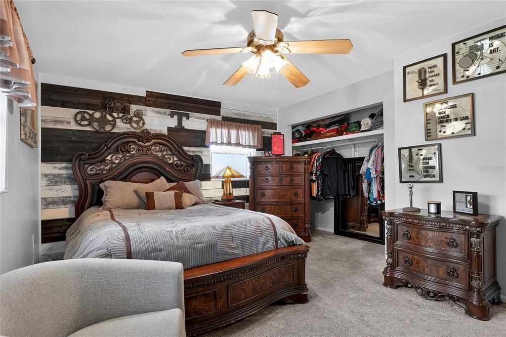 For Sale: $389,000 (3 beds, 2 baths, 1560 Square Feet)