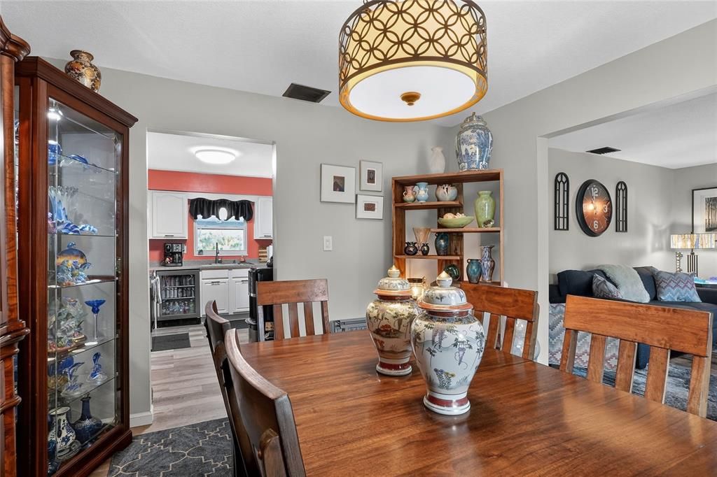 For Sale: $389,000 (3 beds, 2 baths, 1560 Square Feet)