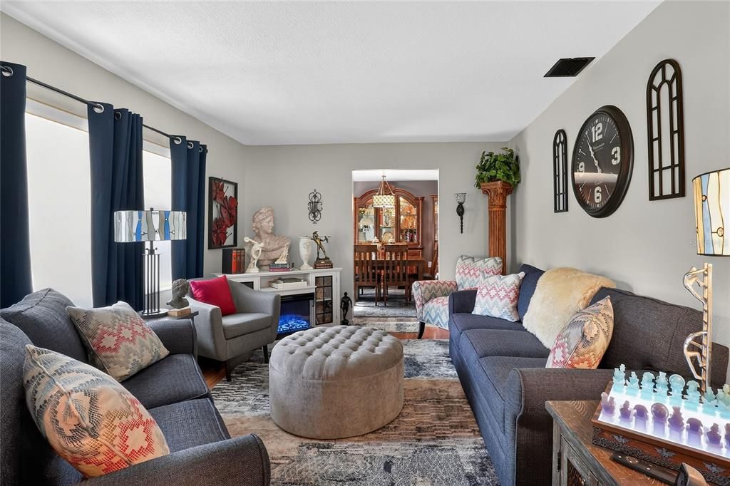 For Sale: $389,000 (3 beds, 2 baths, 1560 Square Feet)