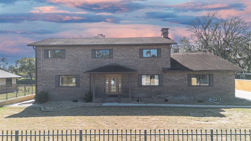 En Venta: $679,900 (4 camas, 3 baños, 2894 Pies cuadrados)