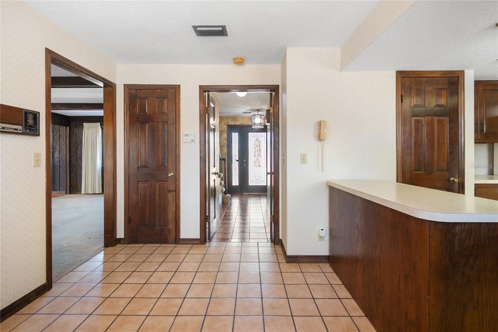 En Venta: $679,900 (4 camas, 3 baños, 2894 Pies cuadrados)