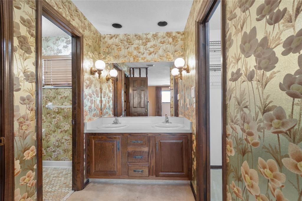 En Venta: $679,900 (4 camas, 3 baños, 2894 Pies cuadrados)