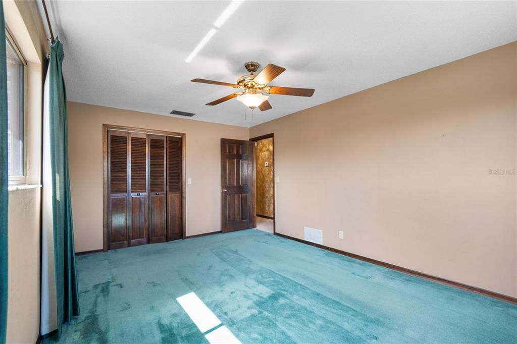 En Venta: $679,900 (4 camas, 3 baños, 2894 Pies cuadrados)