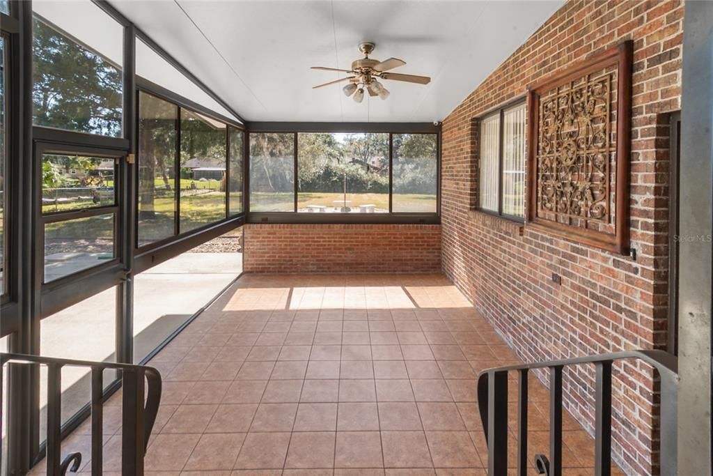 En Venta: $679,900 (4 camas, 3 baños, 2894 Pies cuadrados)