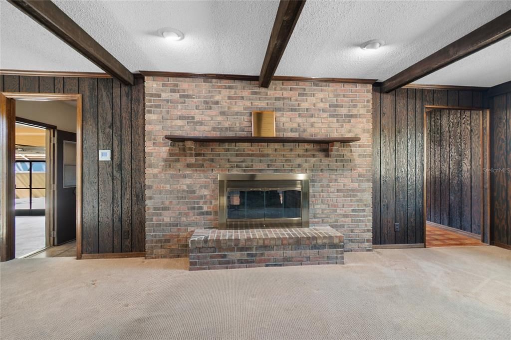 En Venta: $679,900 (4 camas, 3 baños, 2894 Pies cuadrados)