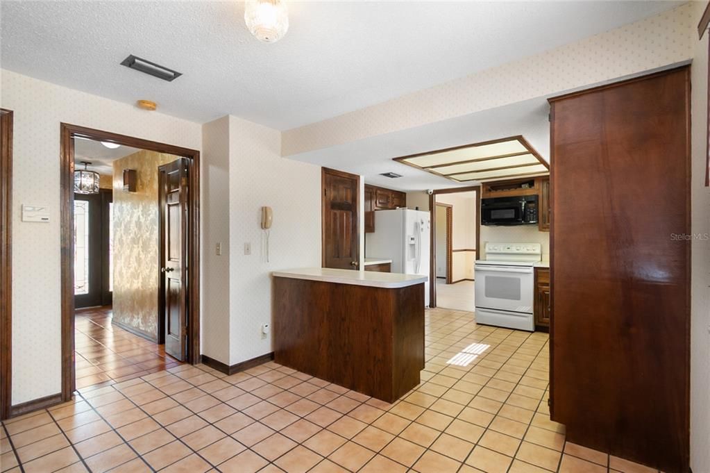 En Venta: $679,900 (4 camas, 3 baños, 2894 Pies cuadrados)