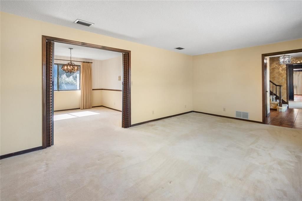 En Venta: $679,900 (4 camas, 3 baños, 2894 Pies cuadrados)