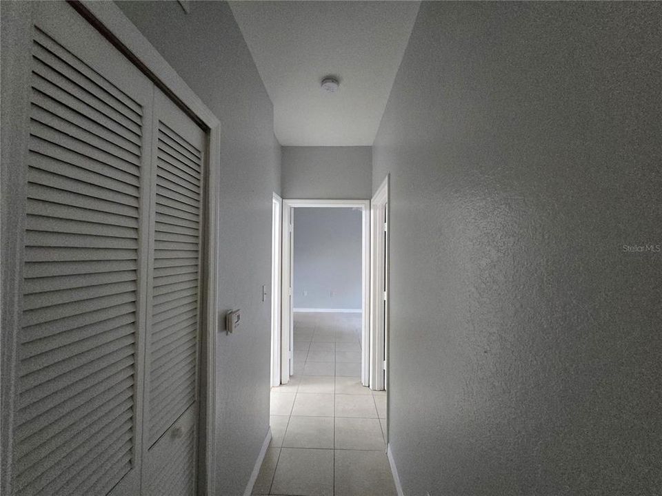 Active With Contract: $1,599 (2 beds, 1 baths, 901 Square Feet)