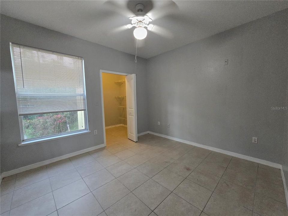 Active With Contract: $1,599 (2 beds, 1 baths, 901 Square Feet)