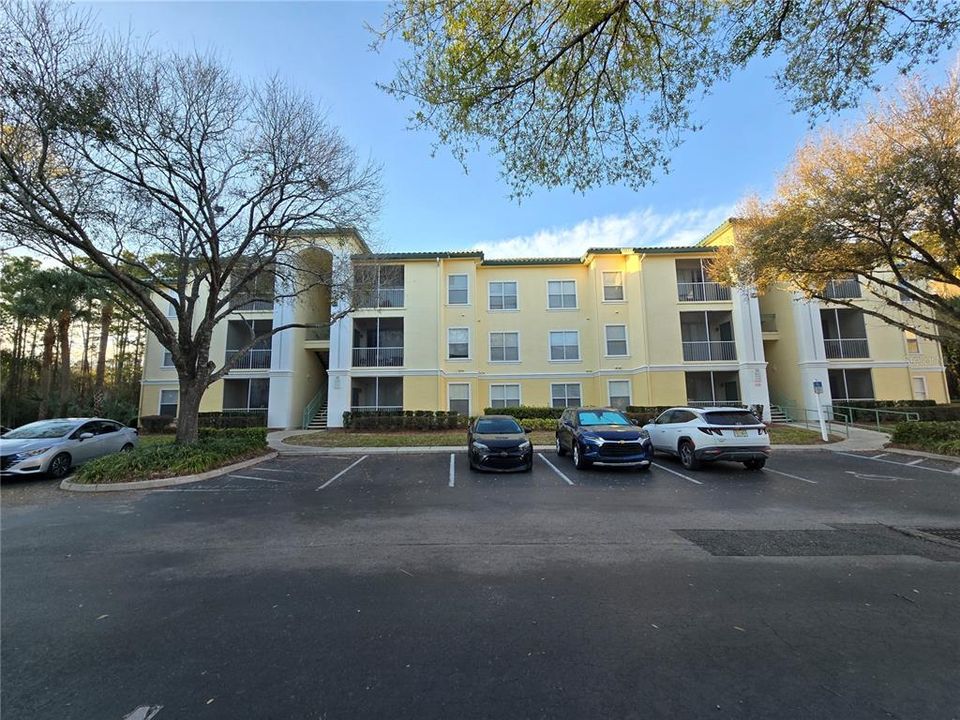 Active With Contract: $1,599 (2 beds, 1 baths, 901 Square Feet)