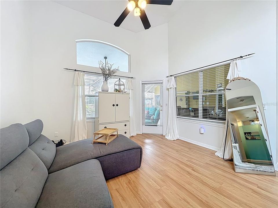 En Venta: $750,000 (4 camas, 2 baños, 2780 Pies cuadrados)