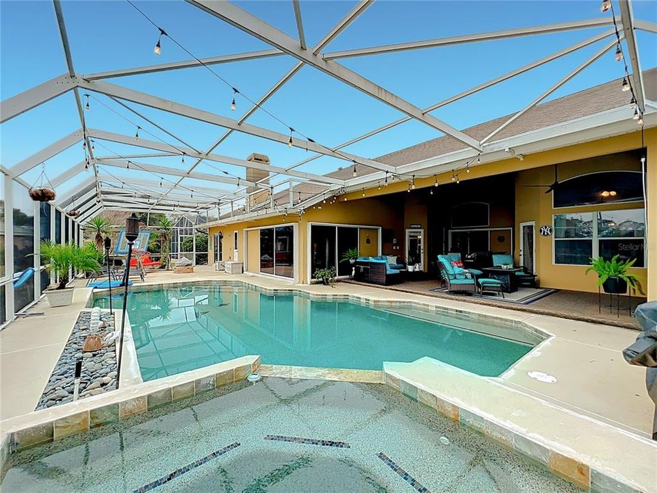 En Venta: $750,000 (4 camas, 2 baños, 2780 Pies cuadrados)