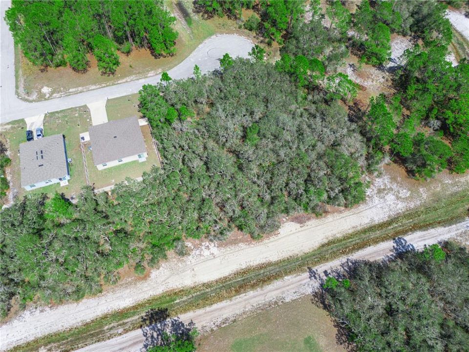 На продажу: $32,000 (0.22 acres)