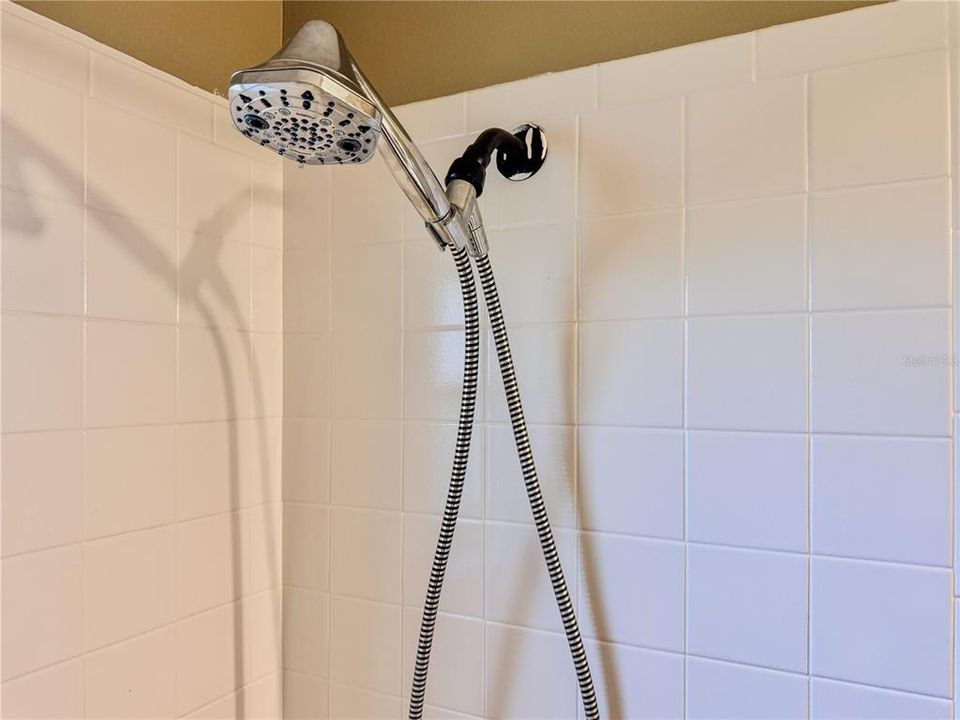 En Venta: $375,000 (4 camas, 3 baños, 1989 Pies cuadrados)