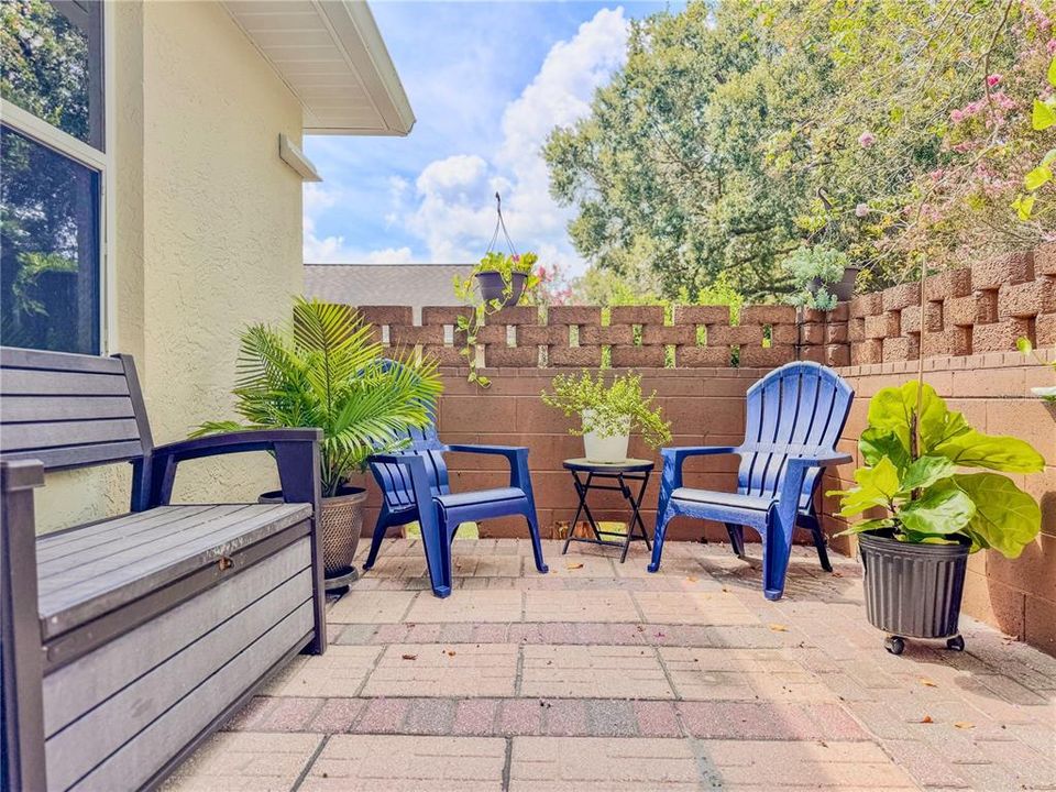 En Venta: $375,000 (4 camas, 3 baños, 1989 Pies cuadrados)