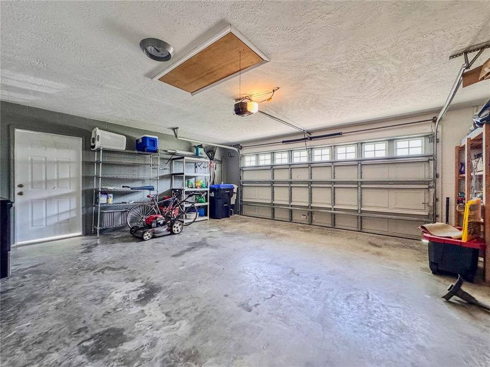 En Venta: $375,000 (4 camas, 3 baños, 1989 Pies cuadrados)