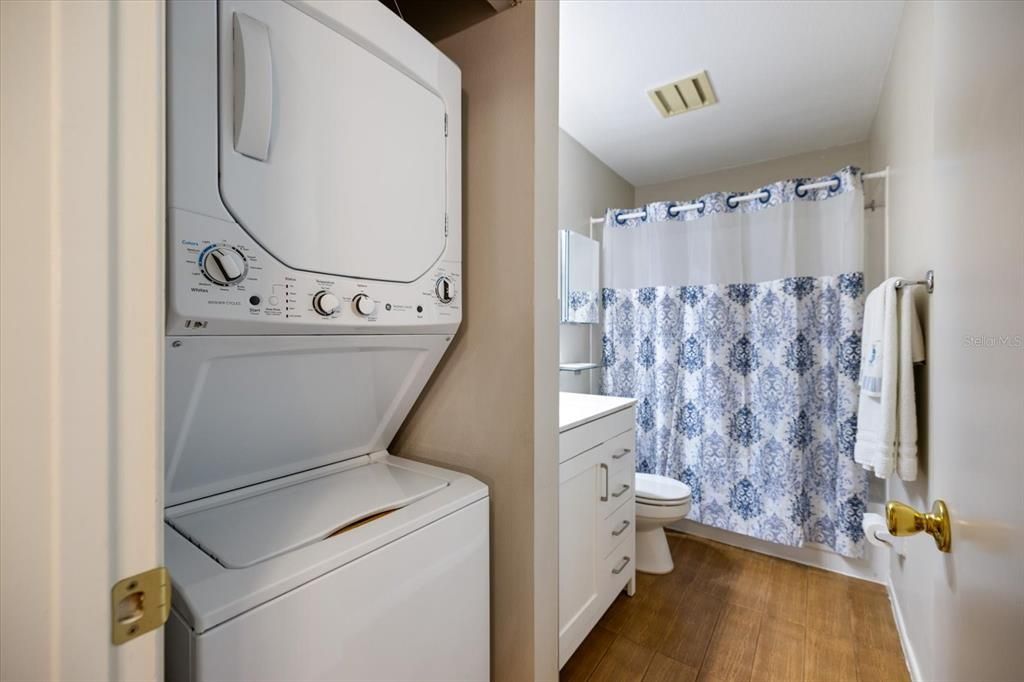For Rent: $2,200 (2 beds, 2 baths, 1012 Square Feet)