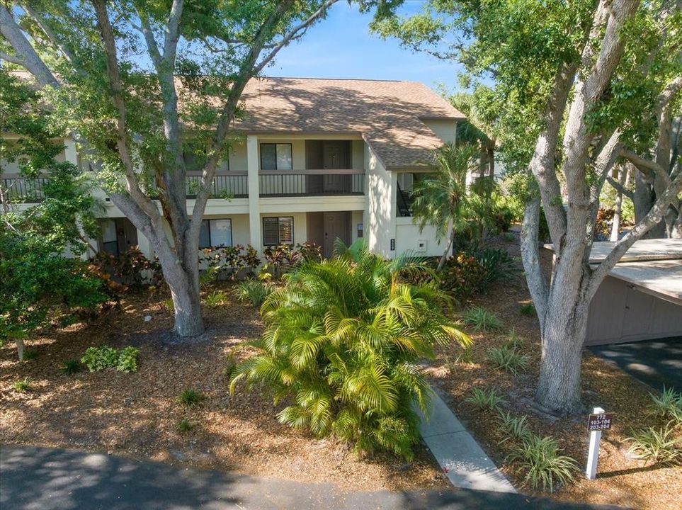 For Rent: $2,200 (2 beds, 2 baths, 1012 Square Feet)