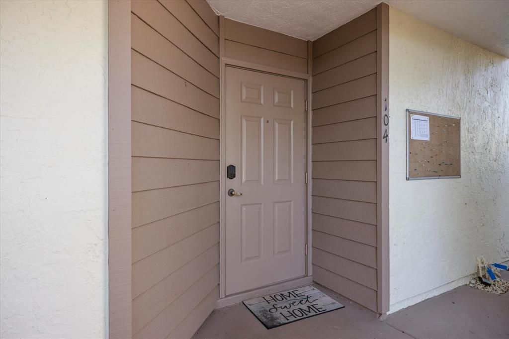 For Rent: $2,200 (2 beds, 2 baths, 1012 Square Feet)