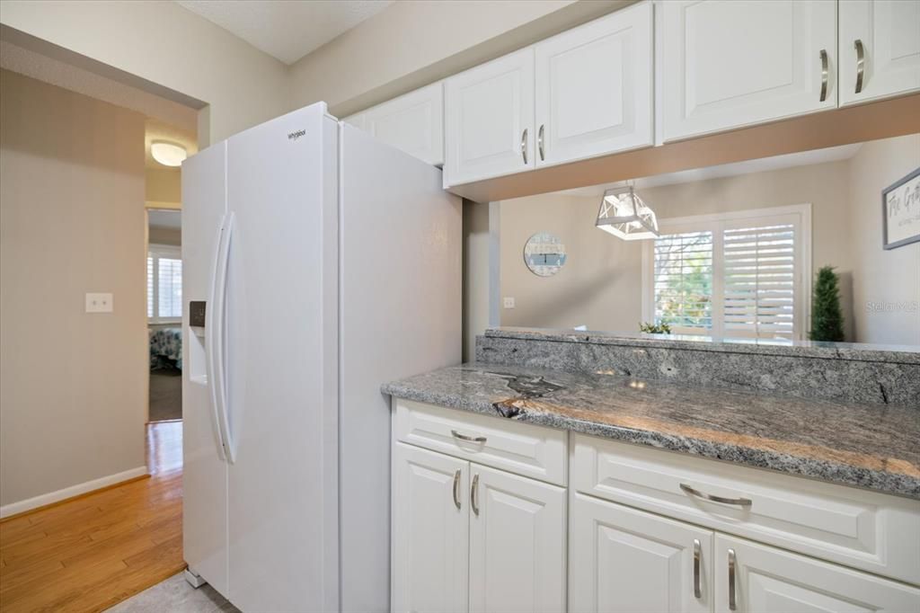 For Rent: $2,200 (2 beds, 2 baths, 1012 Square Feet)