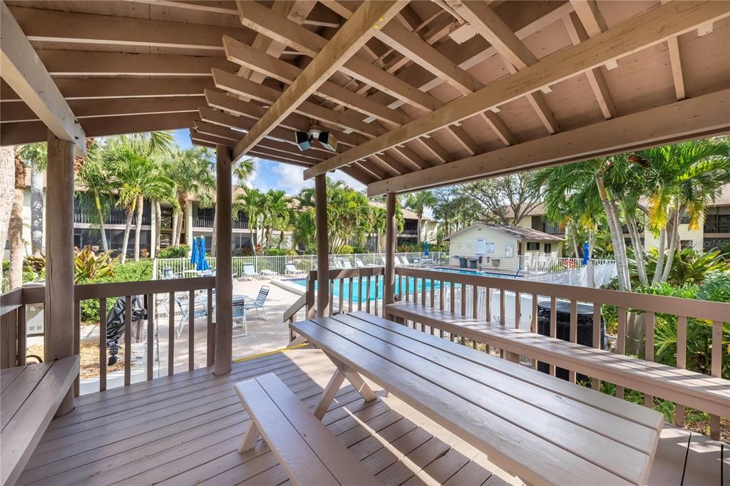 For Rent: $2,200 (2 beds, 2 baths, 1012 Square Feet)