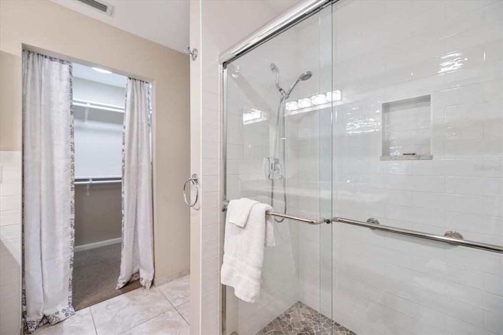 For Rent: $2,200 (2 beds, 2 baths, 1012 Square Feet)