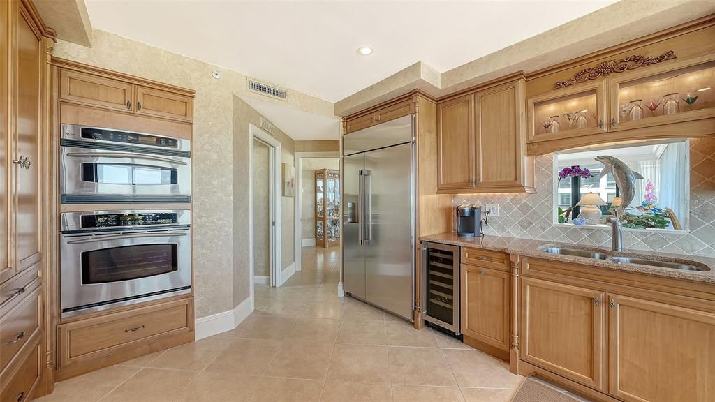 На продажу: $3,265,000 (3 спален, 3 ванн, 3115 Квадратных фут)