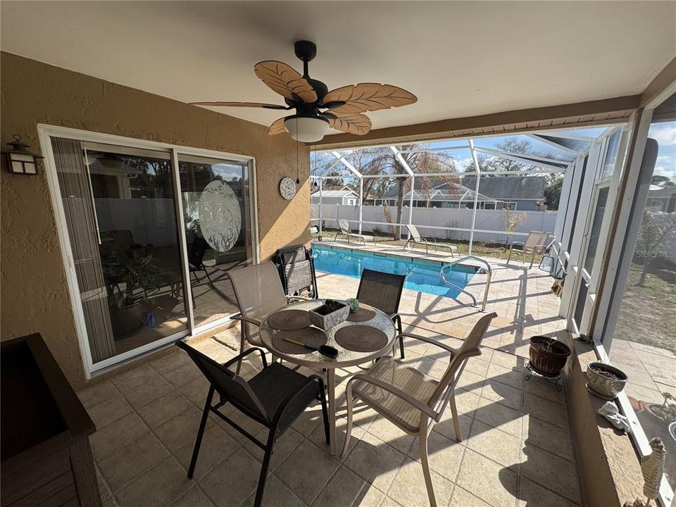 Activo con contrato: $314,900 (3 camas, 2 baños, 1432 Pies cuadrados)