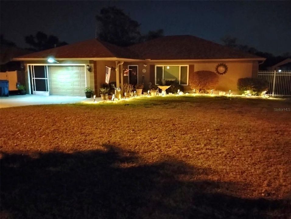 Activo con contrato: $314,900 (3 camas, 2 baños, 1432 Pies cuadrados)