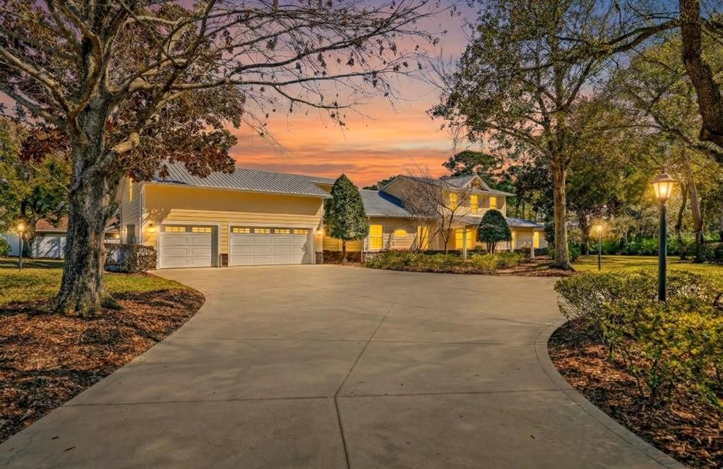 For Sale: $889,900 (4 beds, 4 baths, 2650 Square Feet)