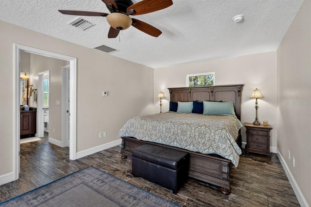 For Sale: $889,900 (4 beds, 4 baths, 2650 Square Feet)