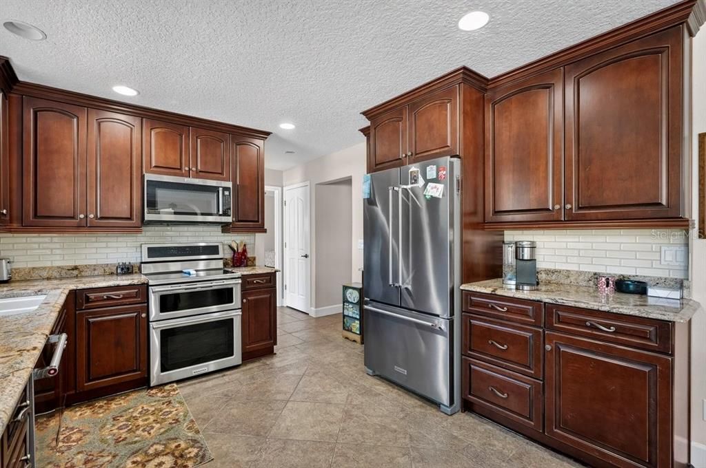For Sale: $889,900 (4 beds, 4 baths, 2650 Square Feet)