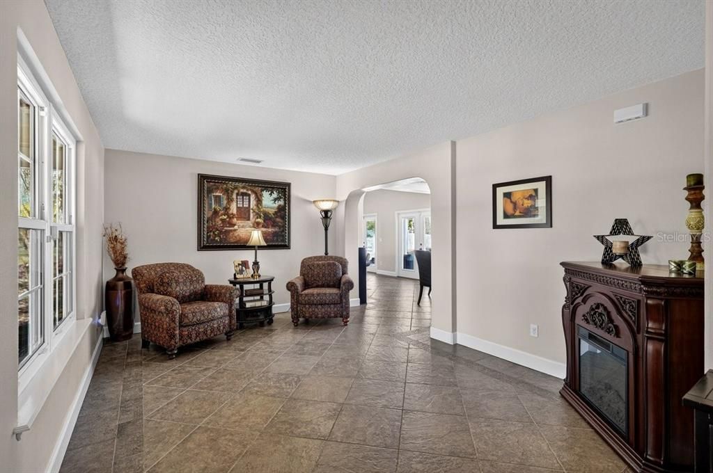 For Sale: $889,900 (4 beds, 4 baths, 2650 Square Feet)