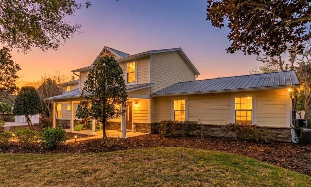 For Sale: $889,900 (4 beds, 4 baths, 2650 Square Feet)