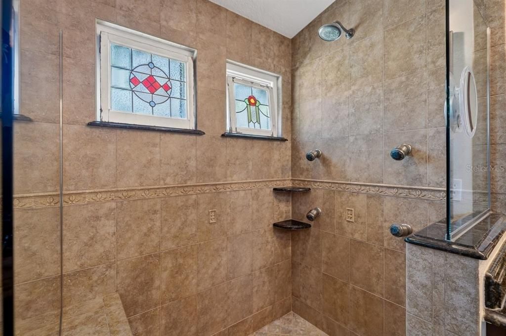 For Sale: $889,900 (4 beds, 4 baths, 2650 Square Feet)
