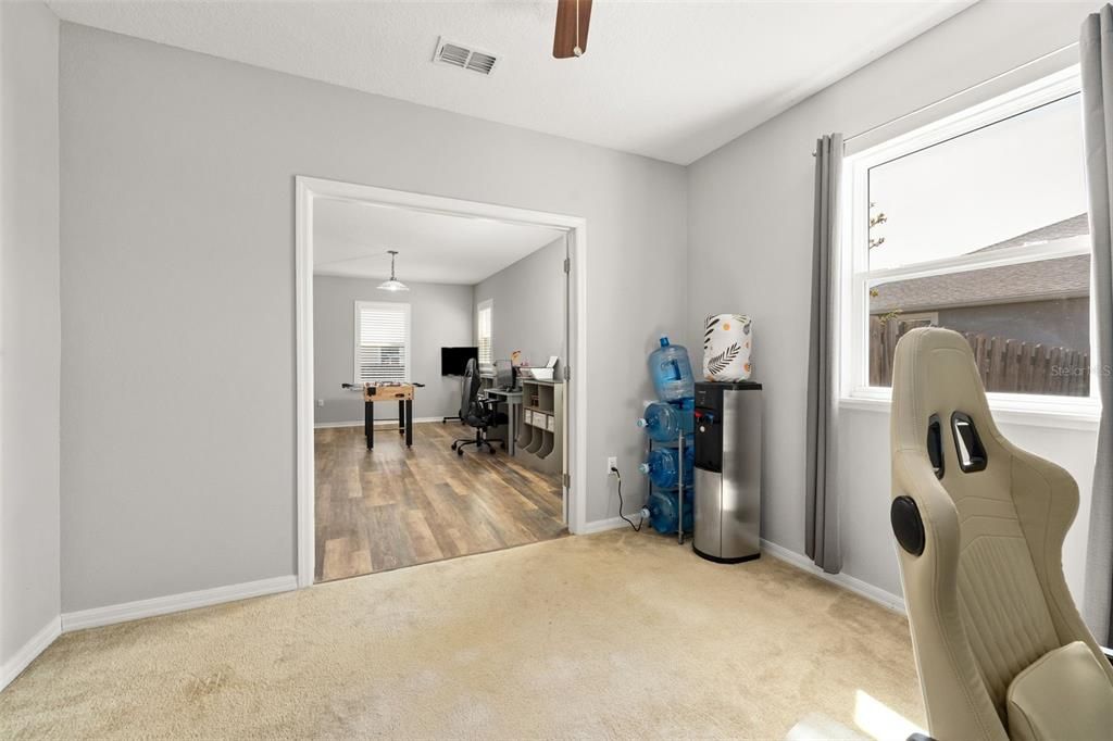Activo con contrato: $449,900 (4 camas, 2 baños, 3350 Pies cuadrados)
