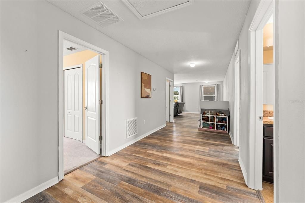 Activo con contrato: $449,900 (4 camas, 2 baños, 3350 Pies cuadrados)