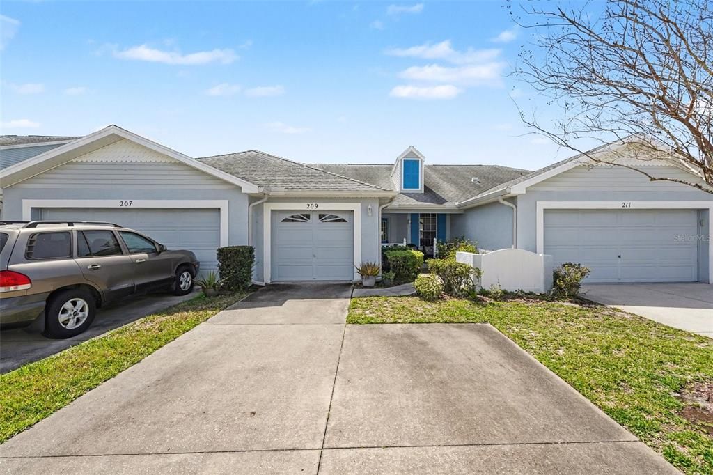 На продажу: $294,900 (2 спален, 2 ванн, 1086 Квадратных фут)