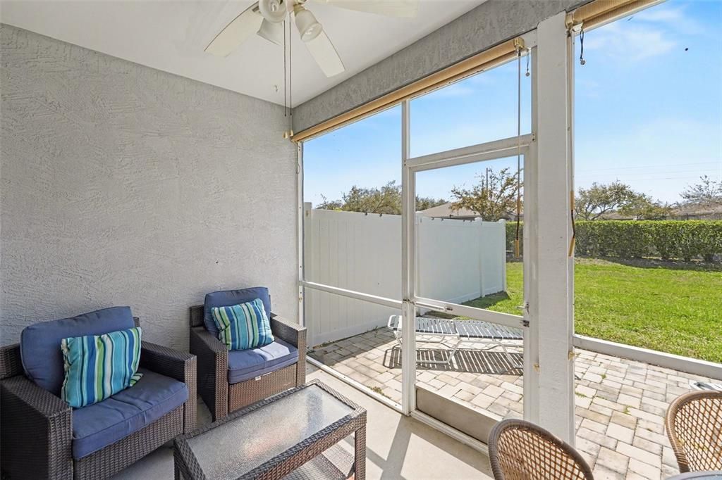 На продажу: $294,900 (2 спален, 2 ванн, 1086 Квадратных фут)