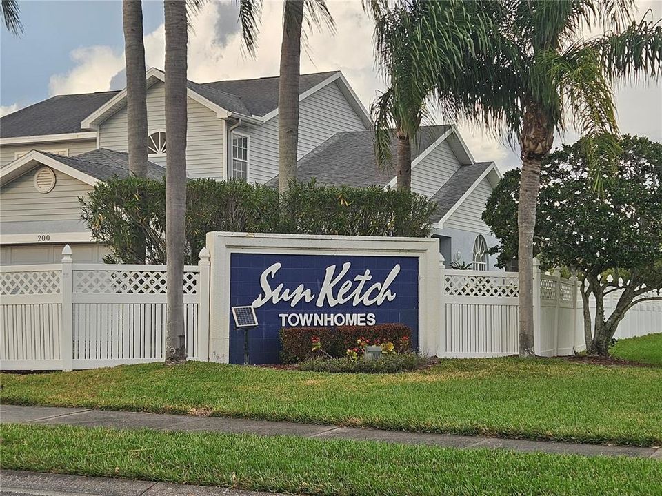 На продажу: $294,900 (2 спален, 2 ванн, 1086 Квадратных фут)