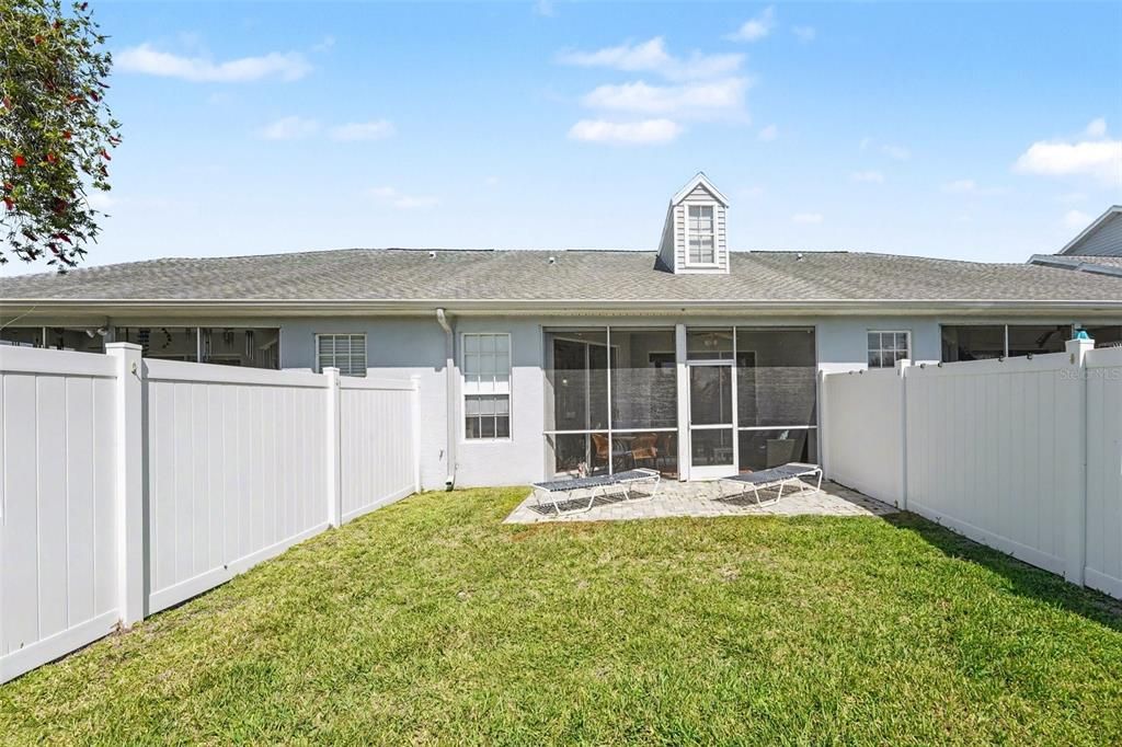 На продажу: $294,900 (2 спален, 2 ванн, 1086 Квадратных фут)